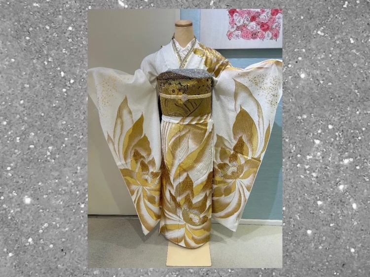 TAKAZEN堺店スタッフオススメ白×金モードの振袖全身コディネート紹介
