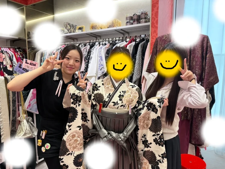 卒業式　袴レンタル　大阪梅田　かわいい袴　おしゃれ袴　くすみベージュ