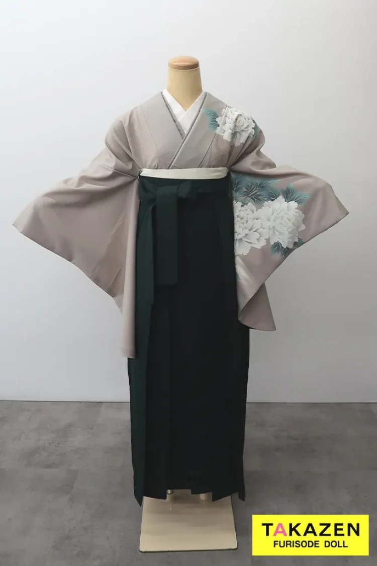 TAKAZENのレンタル袴 格安正統派古典袴　くすみベージュ/淡い色　シンプル　大人っぽい　教員袴【通販可】Y52