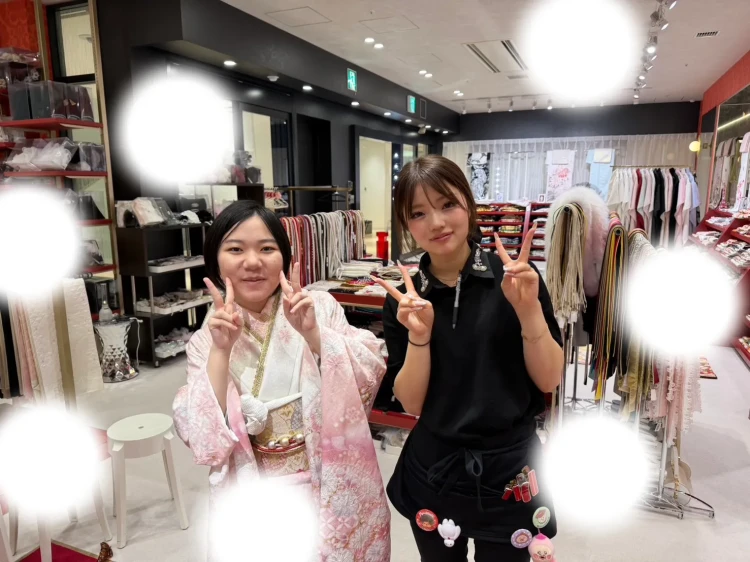 成人式・卒業式の袴選びは早めのご予約が人気です✨ 豊中市・吹田市・茨木市・高槻市・尼崎市・西宮市・摂津市 エリアでもご予約が増えておりますので 豊富な種類の中から選びたい方は お早めのご来店がおすすめです！
