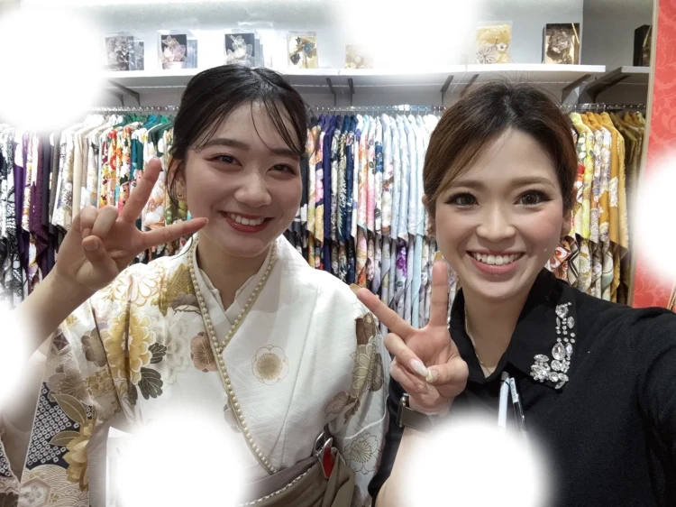 大阪で袴のレンタルするならTAKAZEN梅田本店　正統派古典で可愛い袴