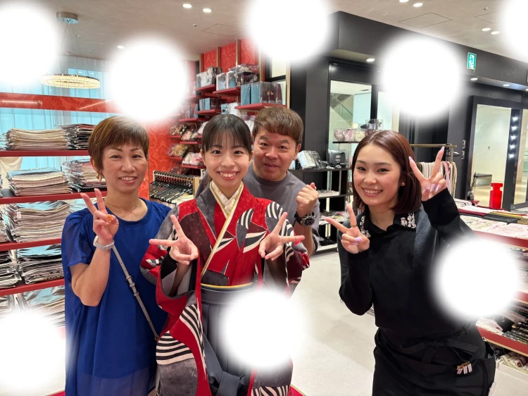 卒業式　袴レンタル　大阪梅田　赤色袴　レトロ袴