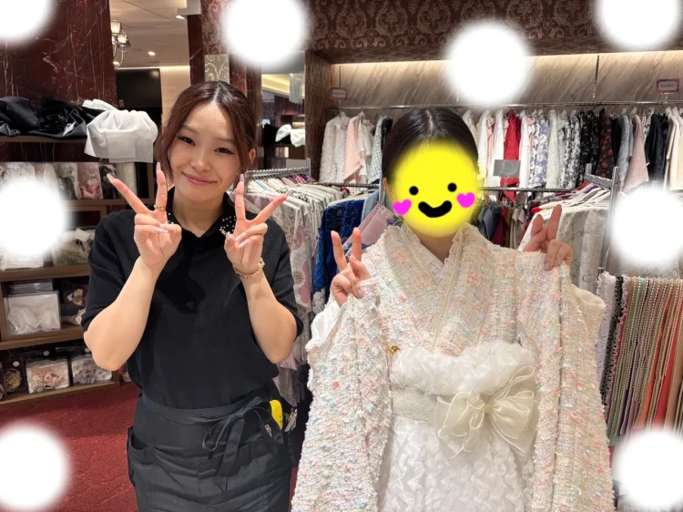 TAKAZEN東京表参道店Flagshipでミックスカラーのツイードのドレス袴コーデを卒標識レンタルのフォトプランでご契約いただいたお客様のご紹介