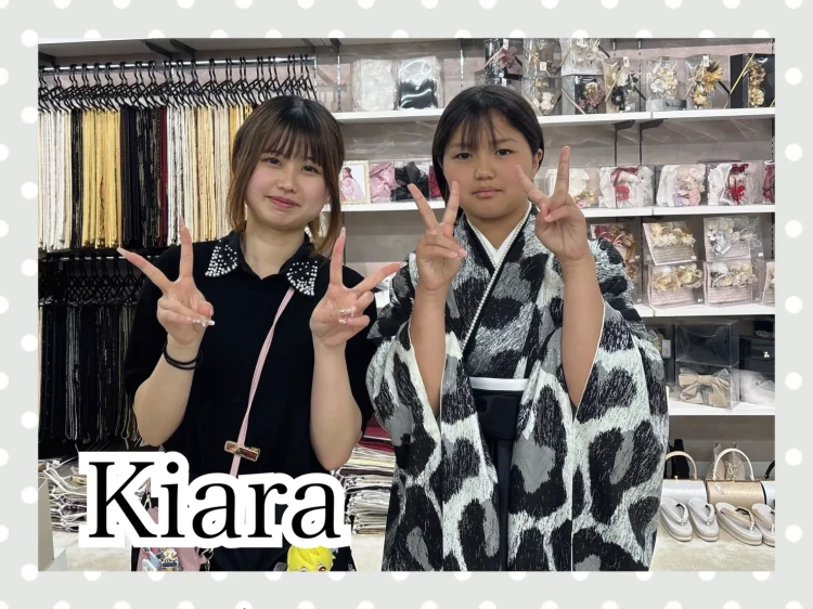 TAKAZEN奈良店で黒のヒョウ柄袴をご契約されたお客様の写真