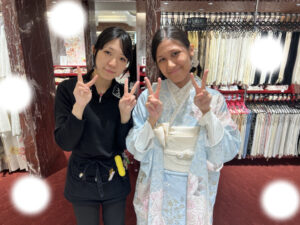 TAKAZEN東京表参道店Flagshipでイマドキ水色のお振袖でフォトプランをご契約いただいたお客様のご紹介