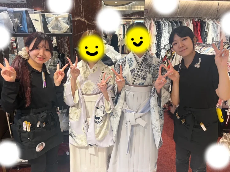 TAKAZEN東京表参道店Flagshipで友人同士でご来店いただき水色と紫の袴コーデをご契約いただいたお客様のご紹介