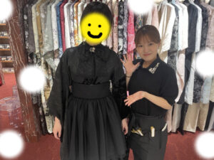 TAKAZEN東京表参道店Flagshipでコルセットのドレス袴をご試着していただいたお客様のご紹介