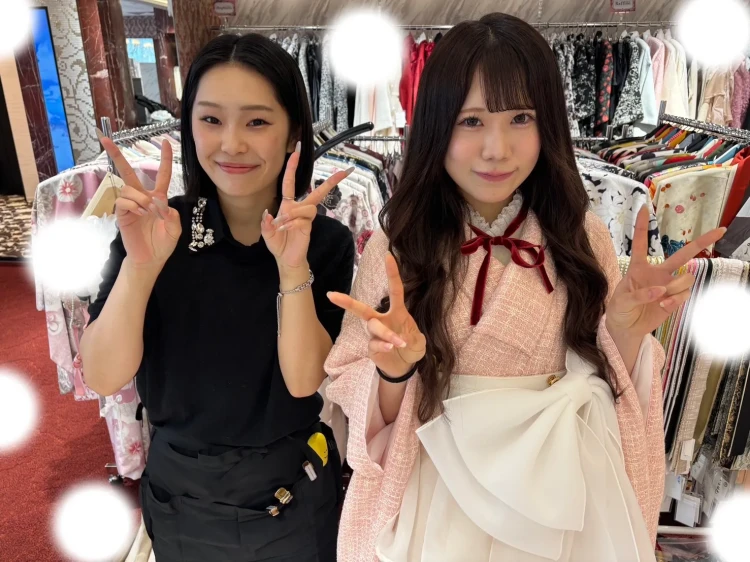 TAKAZEN東京表参道店Flagshipでツイードの振袖と白のドレス袴コーデを2027年卒業式レンタルでご契約いただいたお客様のご紹介