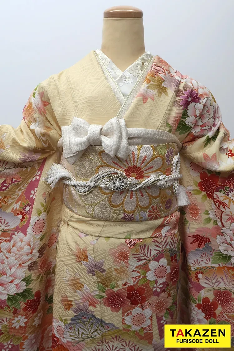 TAKAZENのレンタル振袖 安い!正統派古典 クリーム/オレンジ 牡丹柄 かわいらしい 清楚 華やか【通販可】M36