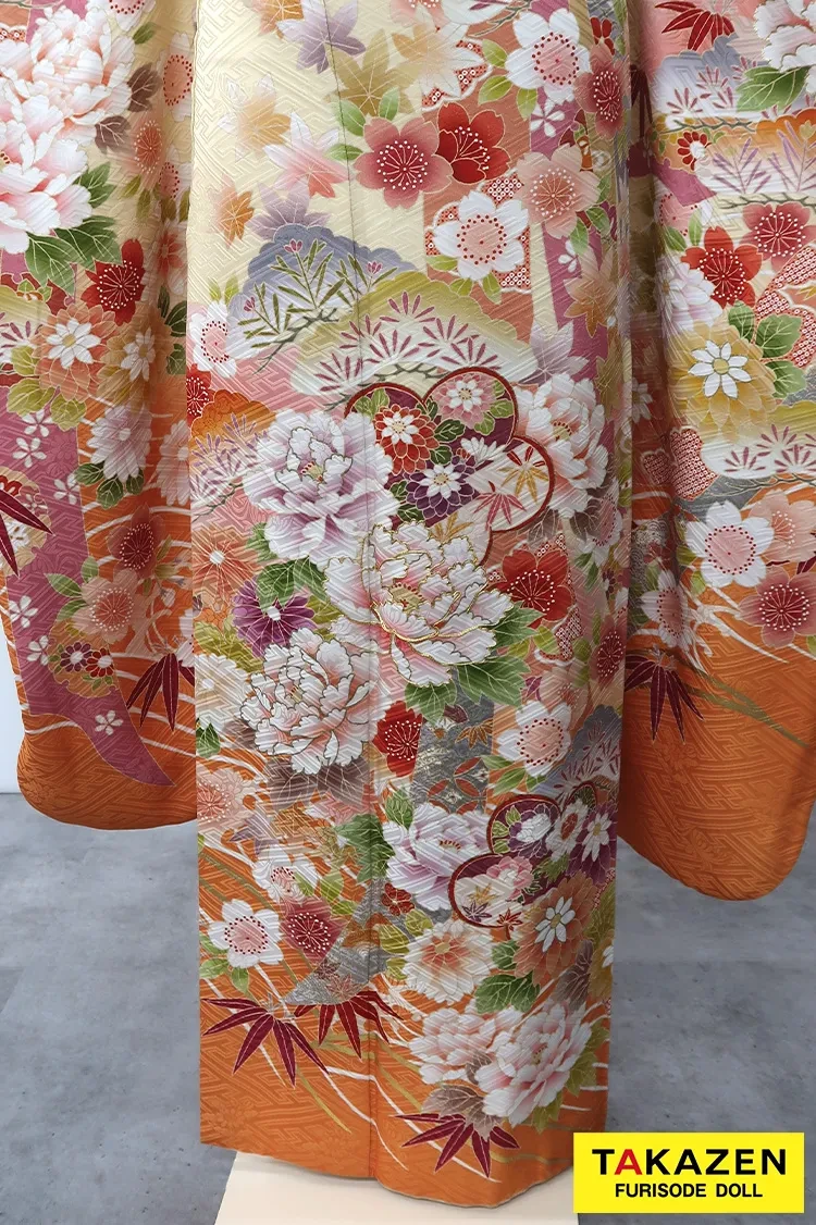 TAKAZENのレンタル振袖 安い!正統派古典 クリーム/オレンジ 牡丹柄 かわいらしい 清楚 華やか【通販可】M36