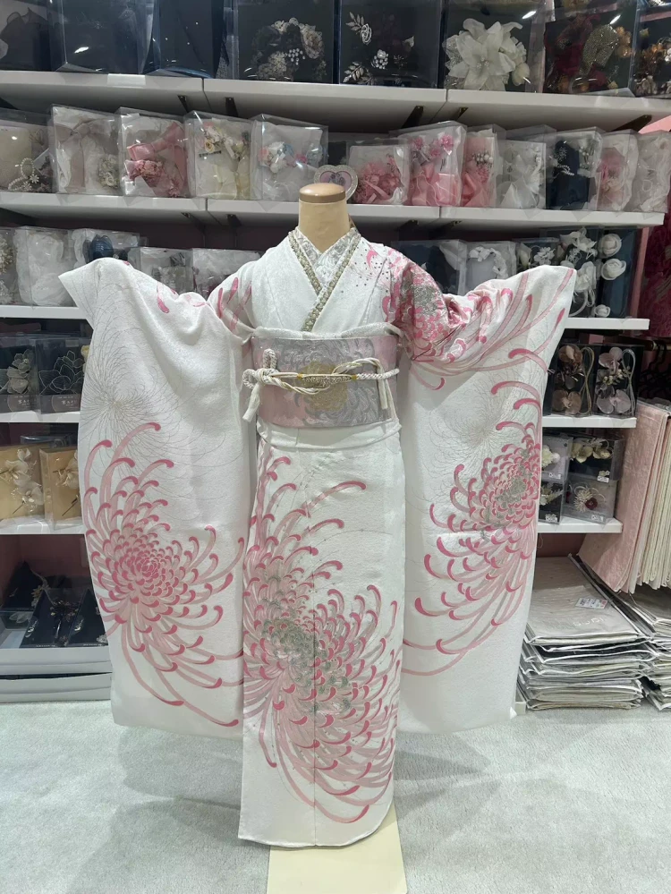 TAKAZEN神戸旧居留地店の白ピンクキラキラな乱菊お振袖
