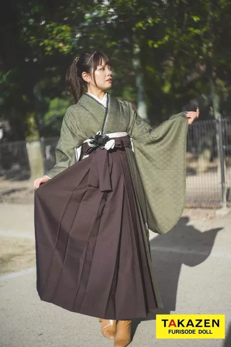 2027年卒業式　緑無地袴