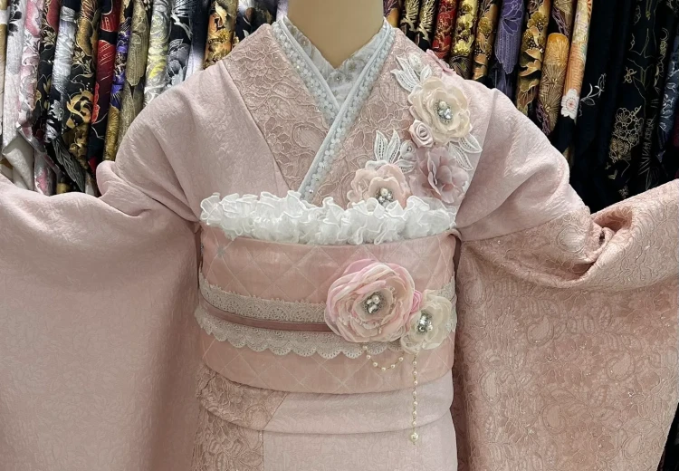 TAKAZEN神戸旧居留地店ピンクシュシュのお振袖紹介