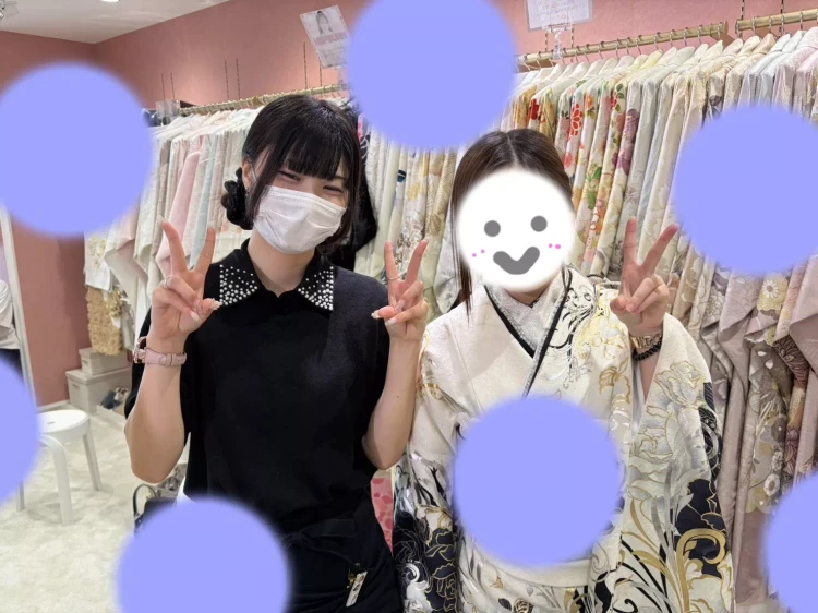 姫路市で2028年成人のモード系振袖の姫ちゃん紹介。