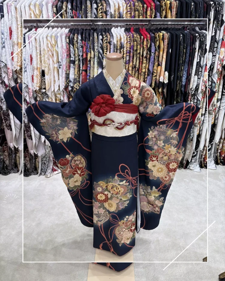 TAKAZEN神戸旧居留地店の正統派古典の紺色の振袖