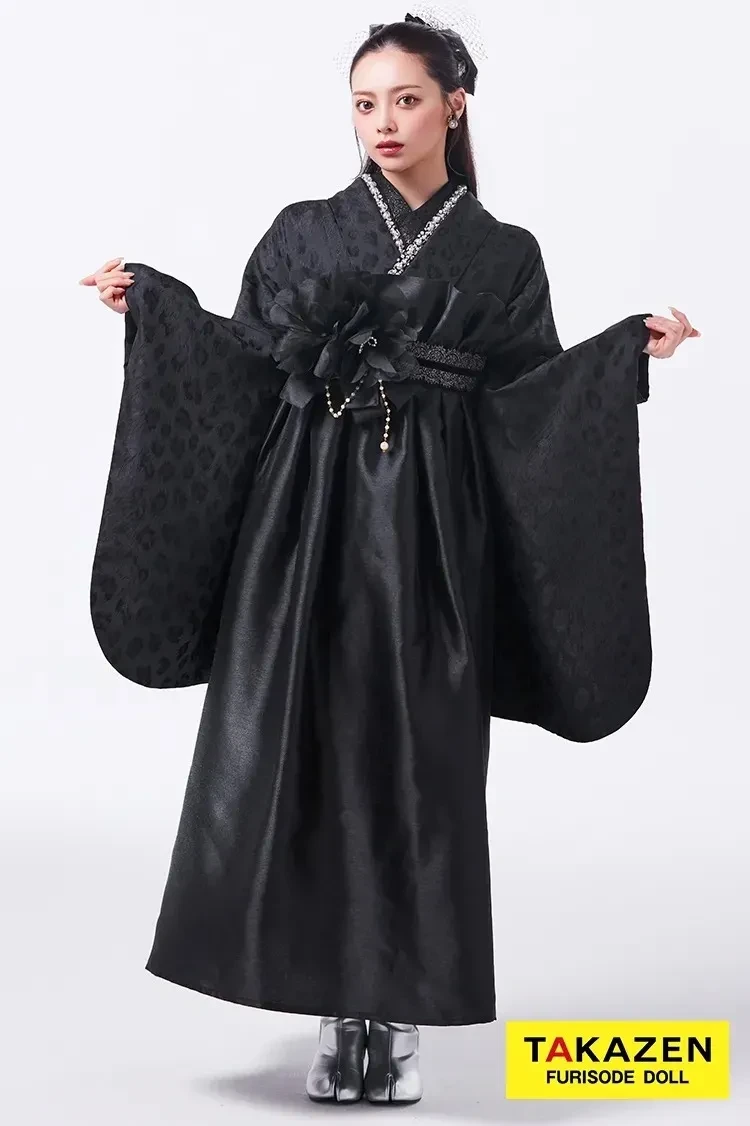 卒業式　袴レンタル　大阪梅田　TAKAZEN新作ヘップバーン袴　黒色袴
