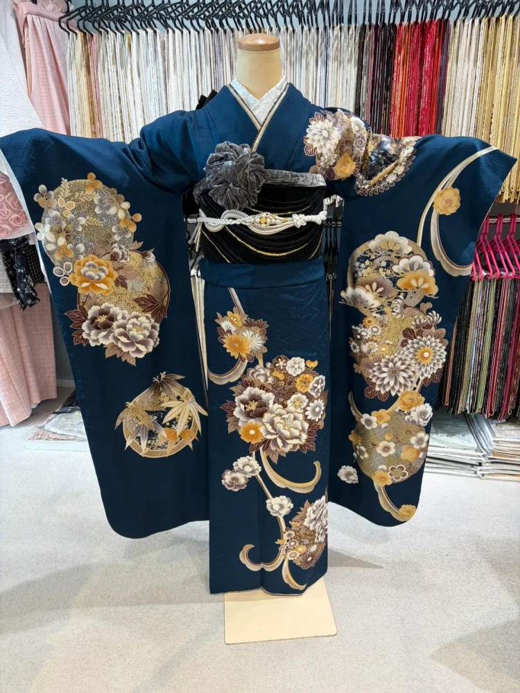 TAKAZEN堺店で展示している振袖