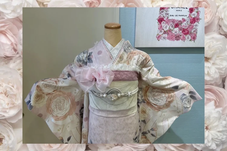 堺店で展示している振袖