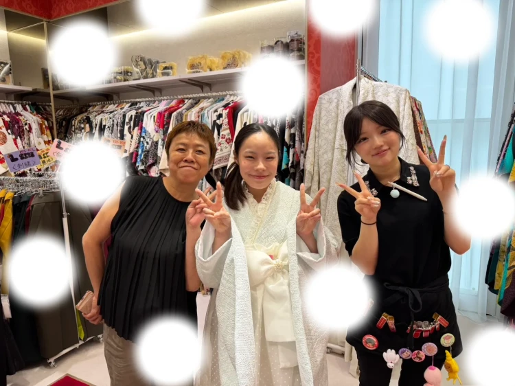 大阪梅田で可愛い袴　水色✖ホワイト　水玉で今流行りのドレス袴