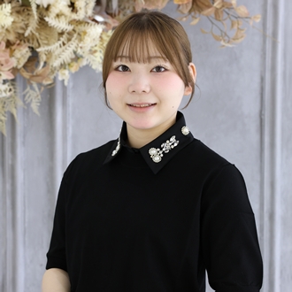 新屋　恋奈