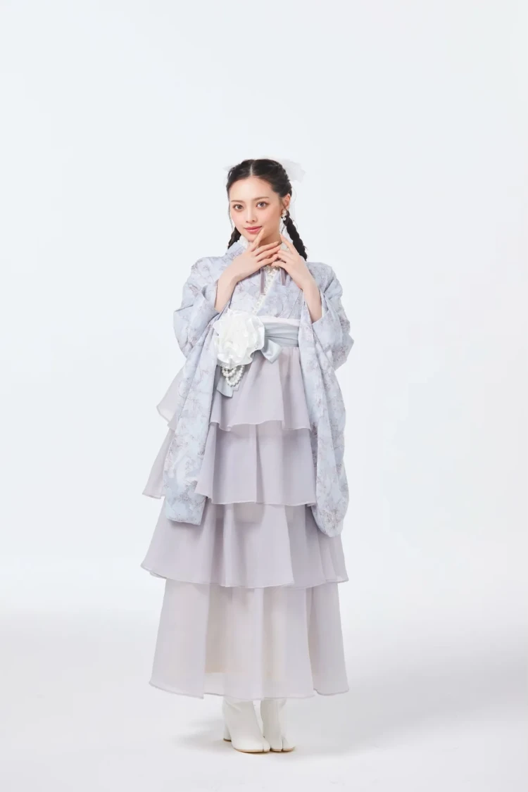 お洒落なグレーのドレス袴