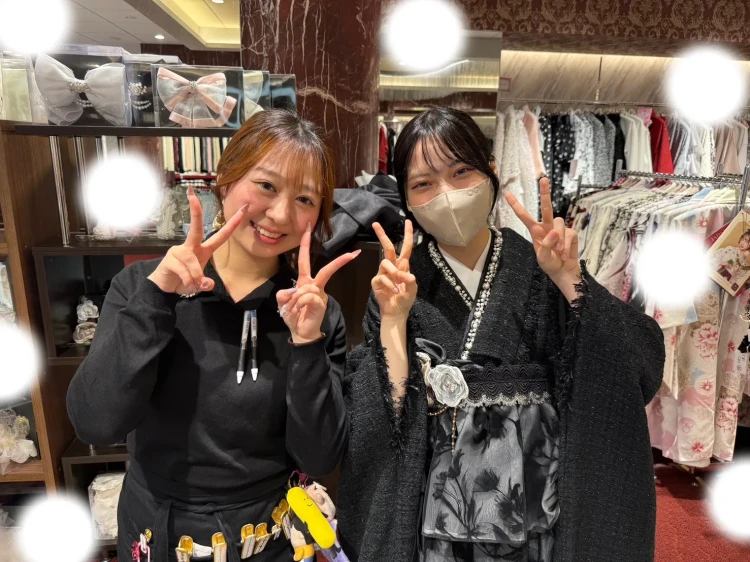 TAKAZEN東京表参道店Flagshipでヘップバーンシリーズのドレス袴コーデを卒業式レンタルでご契約いただいたお客様のご紹介