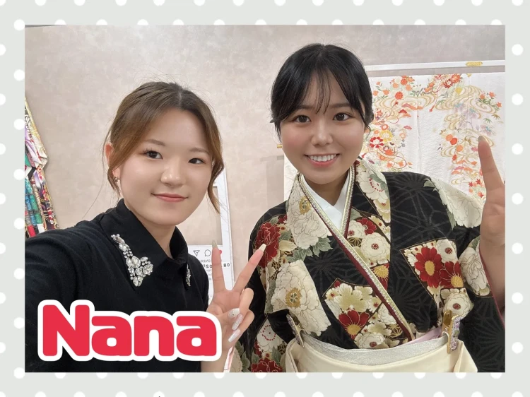 TAKAZEN奈良店で緑の古典和柄袴をコーディネートしてご契約されたお客様の写真