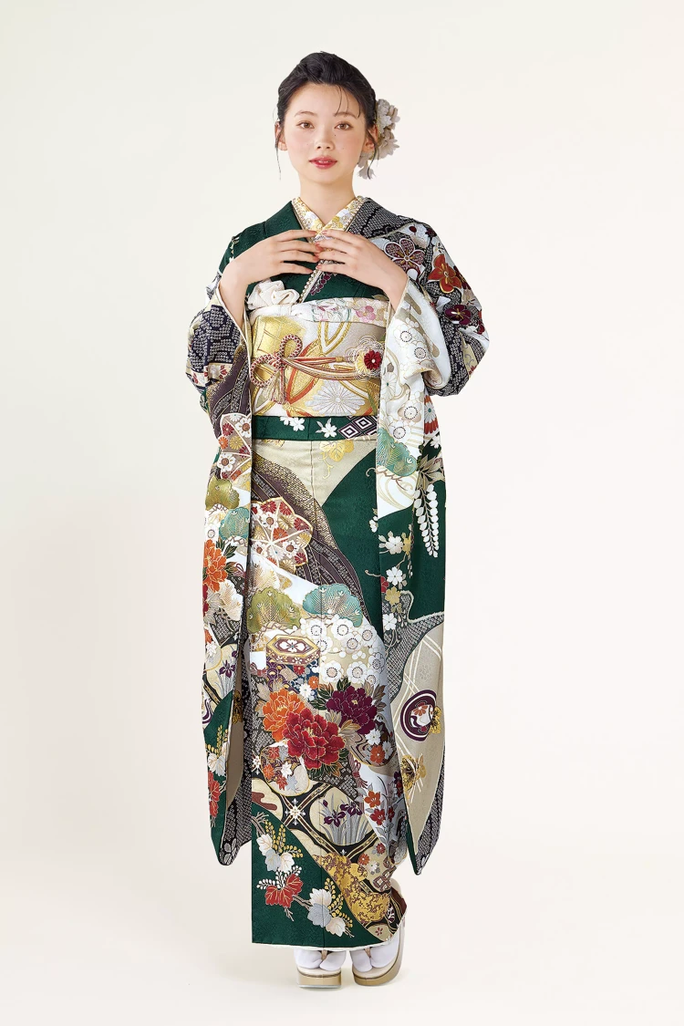 緑の古典柄振袖。上品で華やかな振袖。