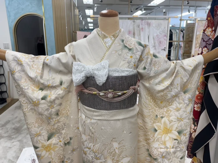 クリーム色のくすみカラーの毎日コーデのお写真