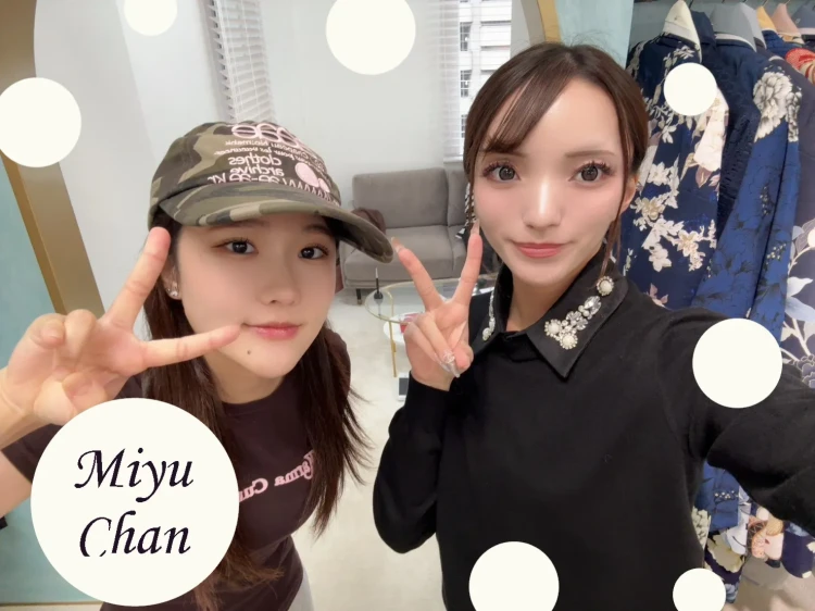 キラキラの千鳥柄の小振袖でご契約して頂いたお客様のお写真