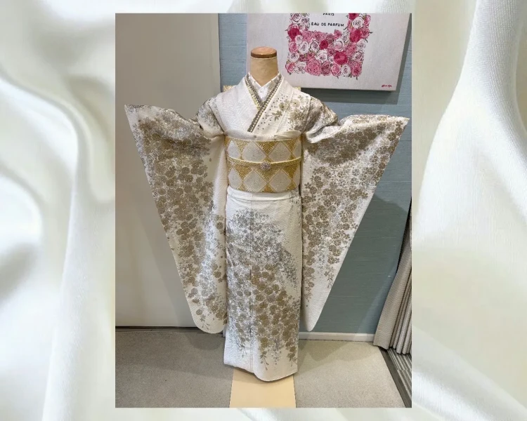 TAKAZEN堺店スタッフオススメ関芳プレミアム古典の白×金の振袖全身コディネート紹介