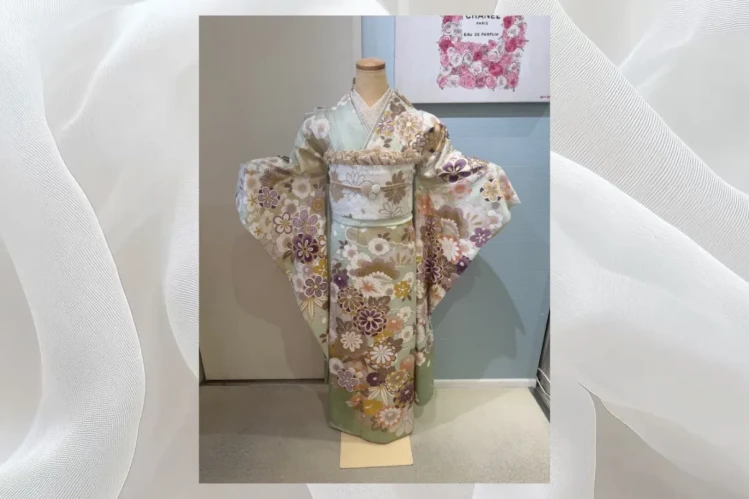 TAKAZEN堺店オススメくすみカラー振袖の全身コーディネート紹介