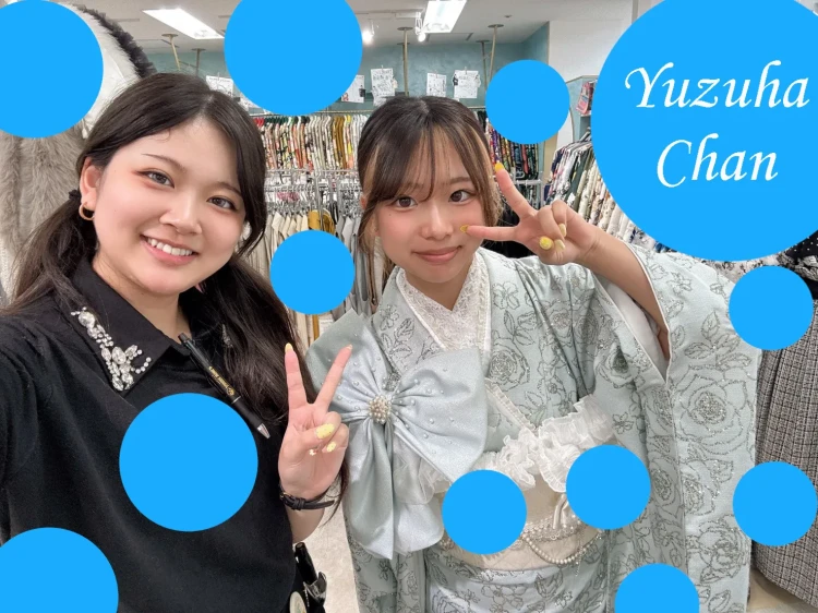 TAKAZEN心斎橋店で2027年成人のお写真プランご希望で来店されたお客様とスタッフのツーショット写真。