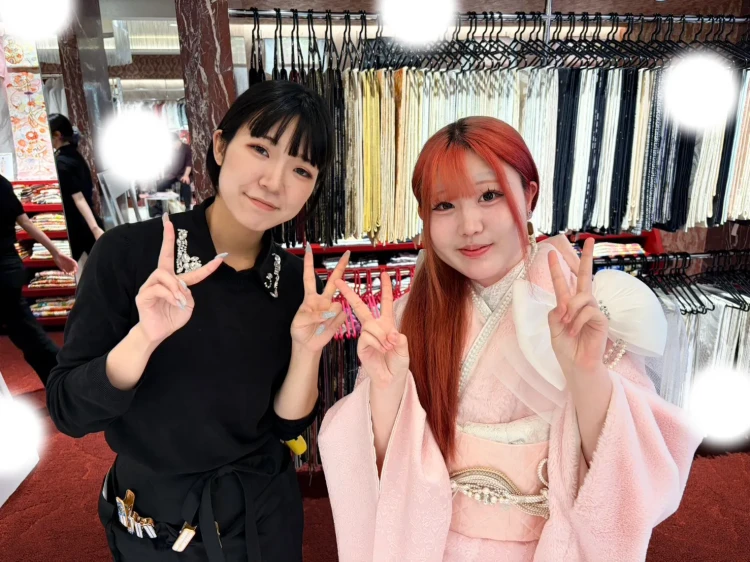 TAKAZEN東京表参道店Flagshipでピンクのモコモコお振袖をご契約いただいたお嬢様のご紹介。