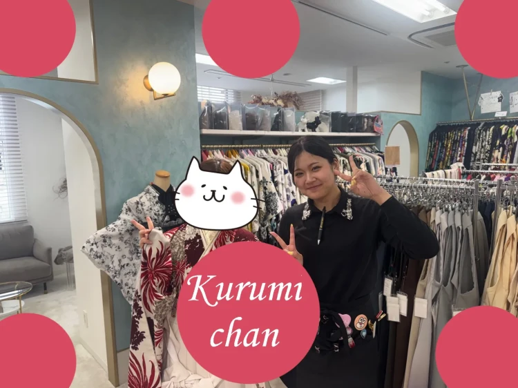 白×赤が華やかでかわいい袴姫ちゃんのご紹介♡