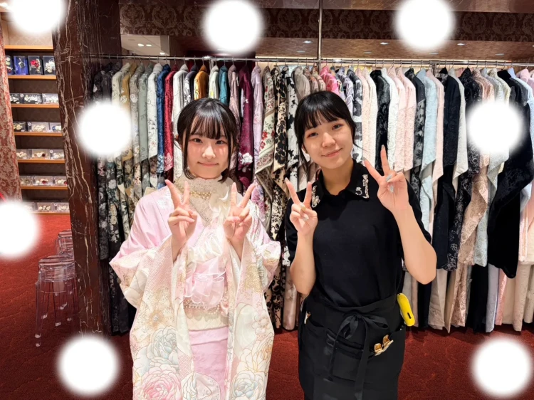 TAKAZEN東京表参道店Flagshipで新作コスメカラーのピンク色のお振袖でフォトプランをご契約いただいたお客様の紹介。