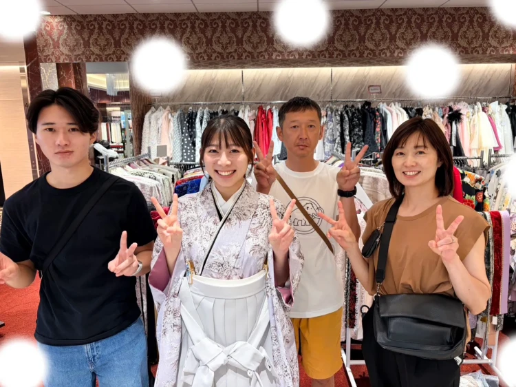 TAKAZEN東京表参道店Flagshipでジルスチュアートの紫色の袴をご契約いただいたお客様のご紹介。