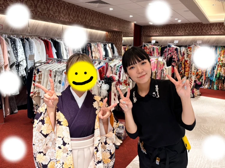 TAKAZEN東京表参道店Flagshipで紫色の古典の袴をレンタルしていただいたお嬢様のご紹介。