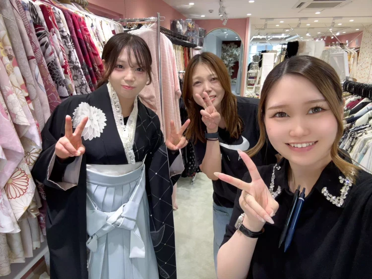 TAKAZEN姫路店の袴レンタルの黒×水色袴