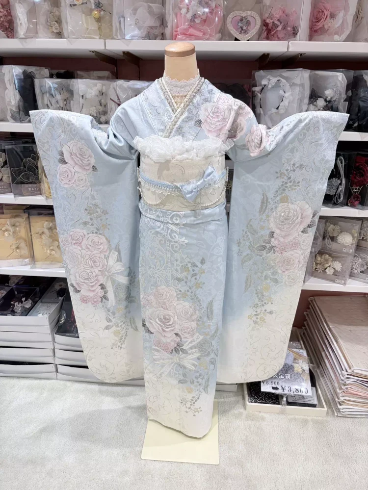 TAKAZEN姫路店のTAKAZENオリジナルの水色キラキラ振袖