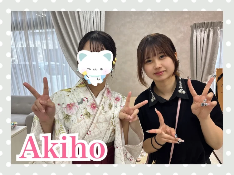 TAKAZEN奈良店でくすみピンクのかわいい袴コーデをご契約されたお客様の写真