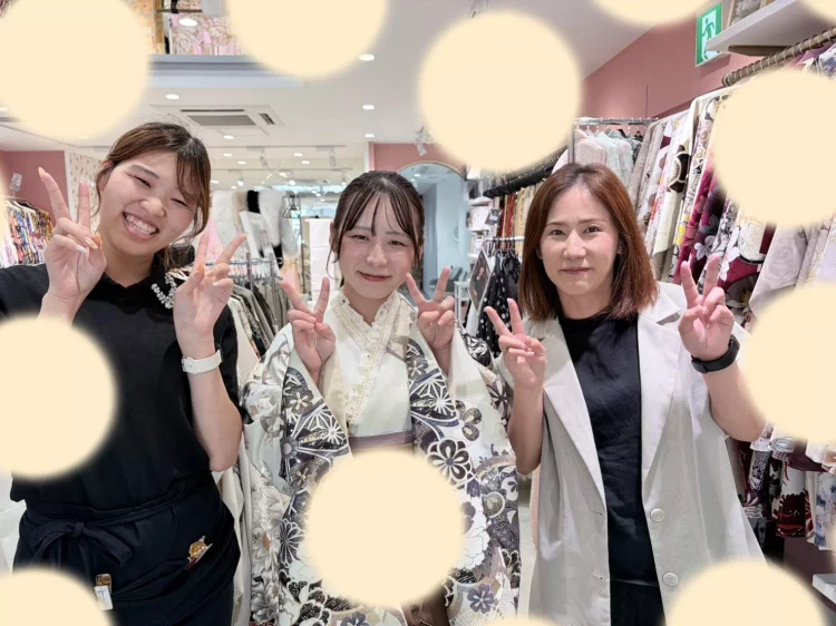 ベージュ古典柄×ブラウン袴