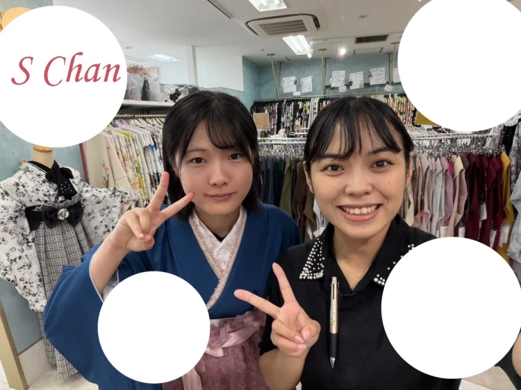 お持ちもお振袖にイマドキのドレス袴を合わせた可愛らしい卒業姫ちゃん