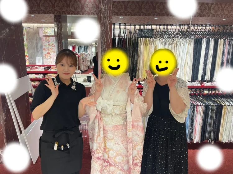 TAKAZEN東京表参道店Flagshipでピンクのプレミアム古典の関芳のお振袖をご契約いただいたお客様のご紹介。