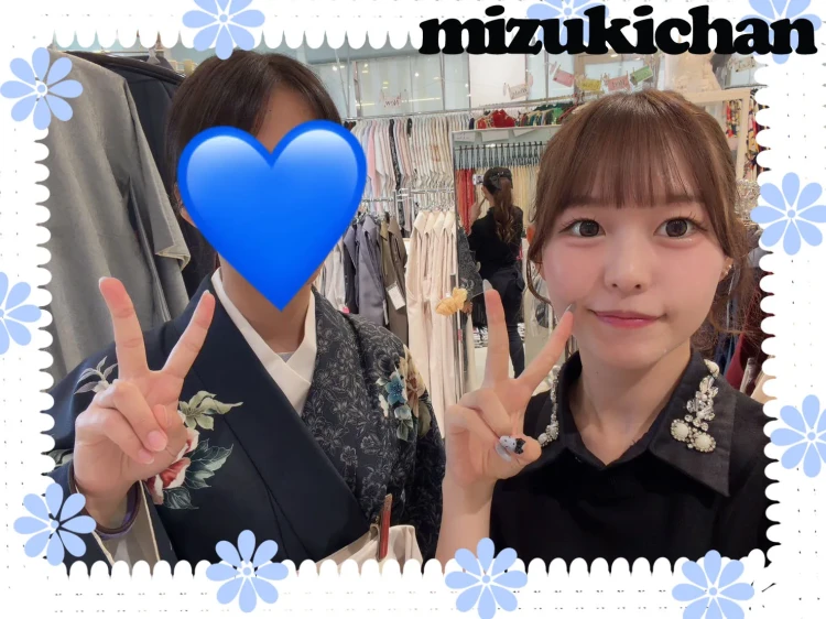 白×ネイビーの袴コーディネートに決定したお嬢様をご紹介