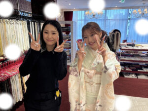 TAKAZEN東京表参道店Flagshipでシャネルカラーの緑色のお振袖でご契約いただいたお嬢様のご紹介。