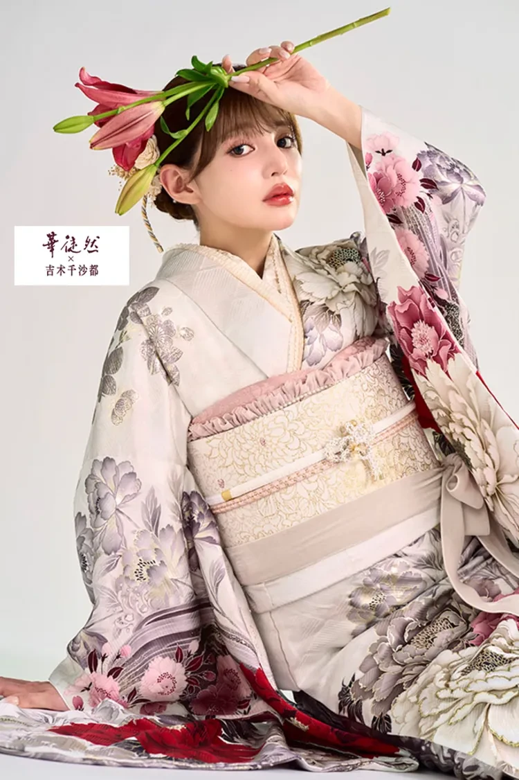TAKAZENのレンタル振袖 華徒然×吉木千沙都ブランド振袖 白地/赤 牡丹柄 華やか 古典柄 大人っぽい【通販可】K1350