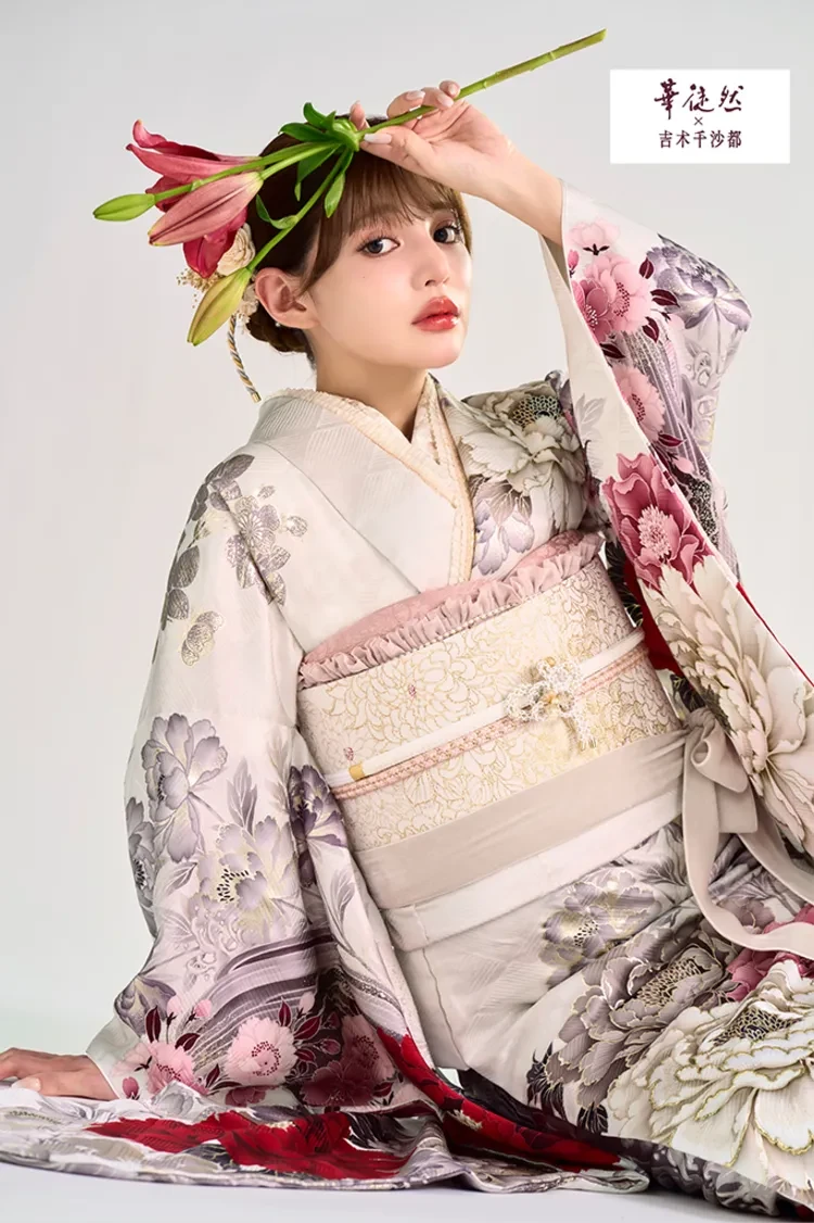 TAKAZENのレンタル振袖 華徒然×吉木千沙都ブランド振袖 白地/赤 牡丹柄 華やか 古典柄 大人っぽい【通販可】K1350