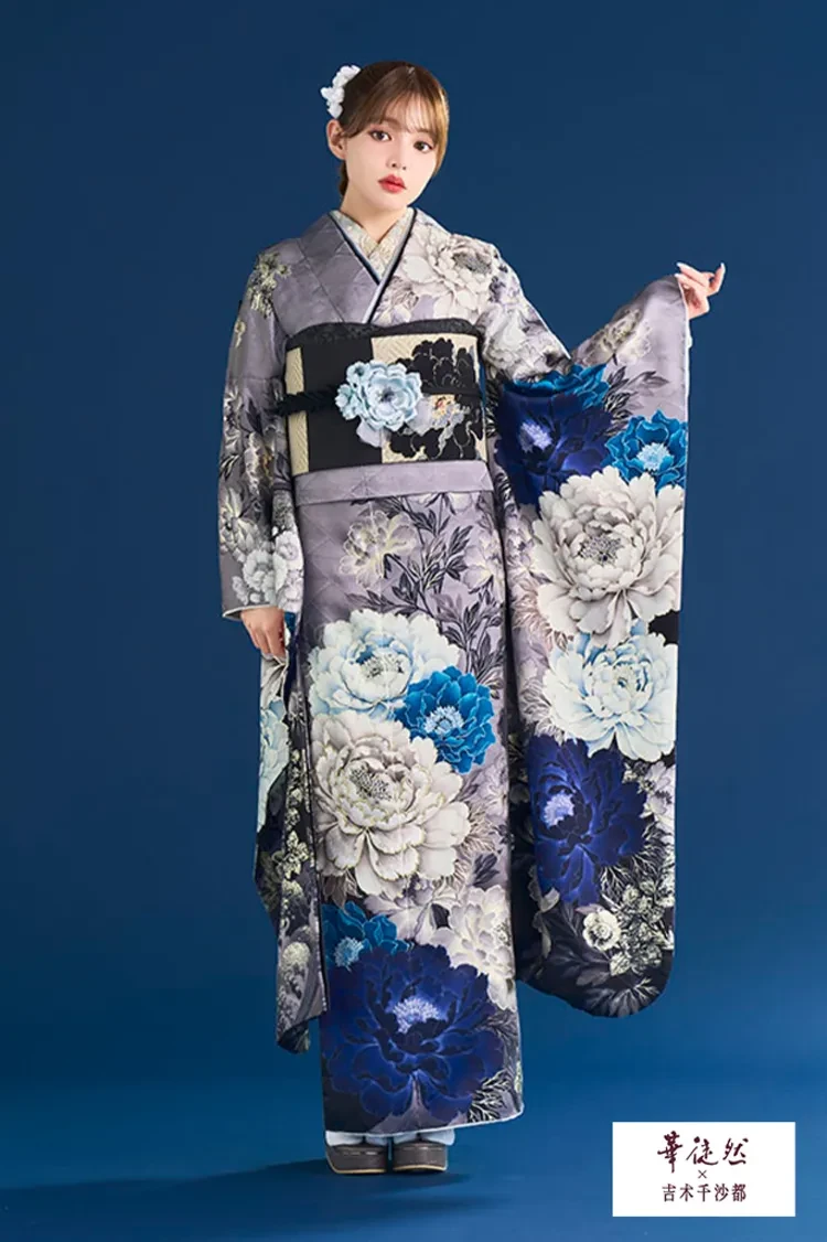TAKAZENのレンタル振袖 華徒然×吉木千沙都ブランド振袖 グレー/青 ダスティーカラー 牡丹柄 大人っぽい きれいめ【通販可】K1352