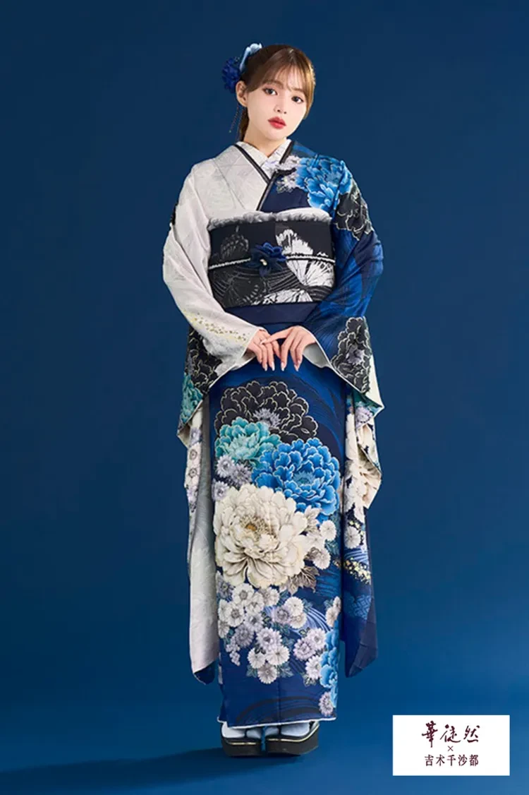 TAKAZENのレンタル振袖 華徒然×吉木千沙都ブランド振袖 鮮やかなブルー/青 牡丹柄 大人かわいい きれいめ古典振袖【通販可】K1355